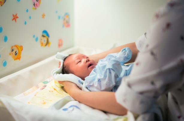 婴儿鼻塞流鼻涕不通气小妙招,婴儿感冒鼻塞不通气小妙招崔玉涛