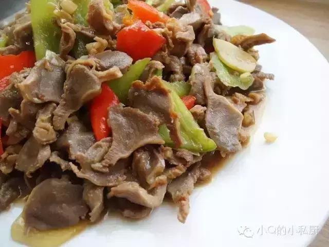 爆炒鸡胗的做法家常,辣椒爆炒鸡胗花