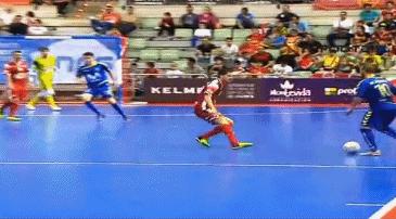 卡卡小罗c罗梅西巅峰谁更强,c罗耍小聪明