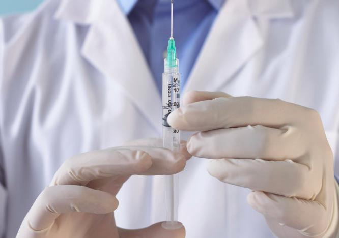 刚出生的婴儿胳膊出了一个小脓包,出生一个月的宝宝左胳膊有脓包