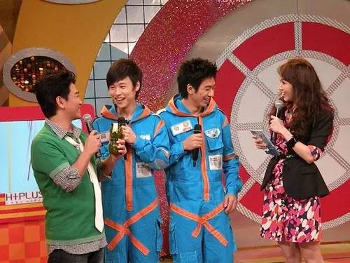 《太子妃》挂了，绿王上线，n年前上康熙时，他和小s。。。。