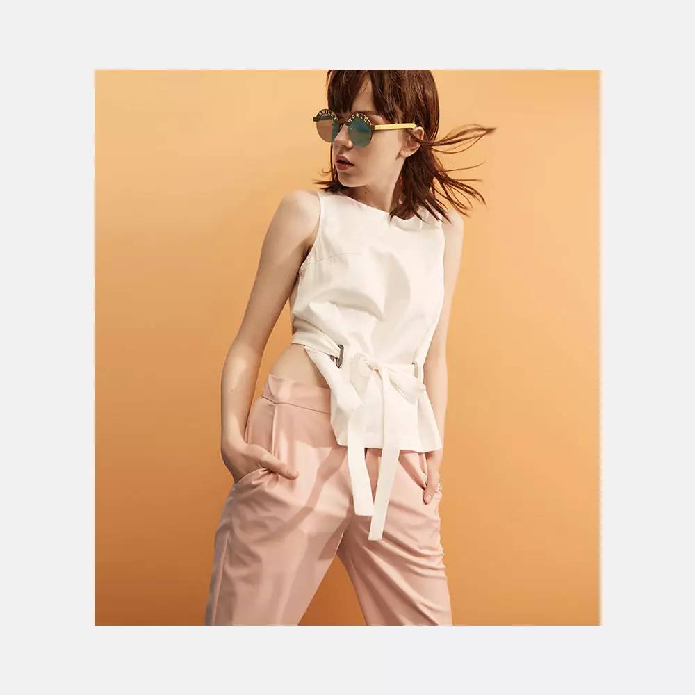 今年夏天的目标是做个帅气的踏浪少女！