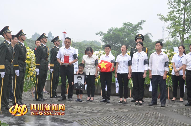 维和烈士李磊全程视频,维和军人李磊牺牲