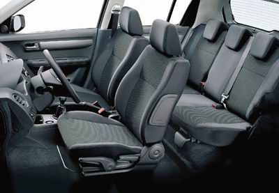 巅峰极速铃木雨燕,铃木小巧玲珑雨燕