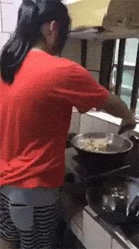 这个小吃货，萌哭了