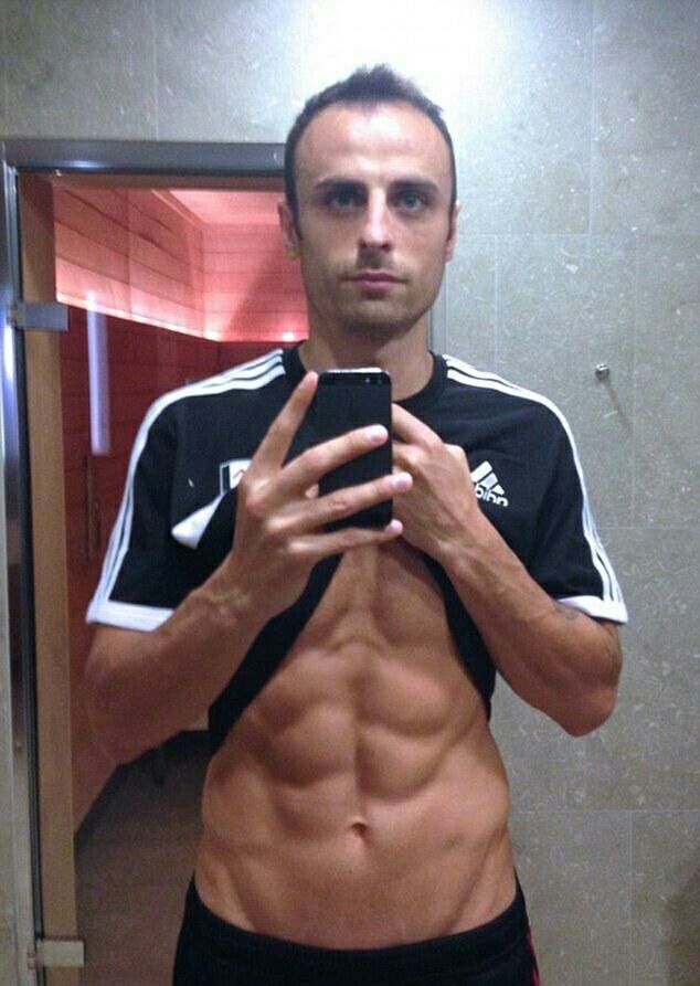 足坛球星腹肌视频,足坛十大有腹肌的人