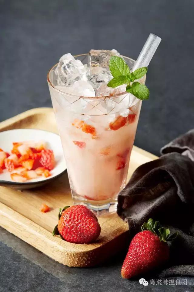 轻奢金x薄荷绿，原来你是这么一家茶饮店（文末教你刷我的卡