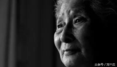 朋友圈晒孝心的句子,关于朋友圈孝心的评论