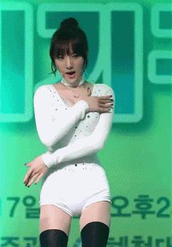 这个小吃货，萌哭了