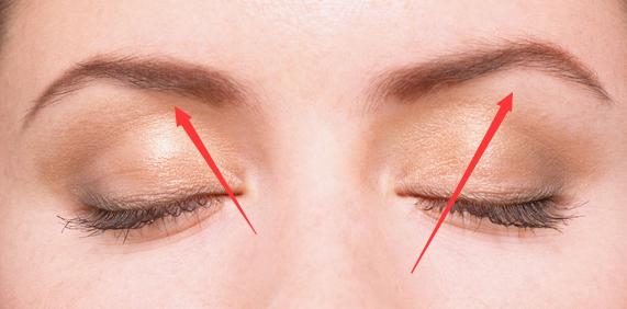 这人的偏财特别的旺