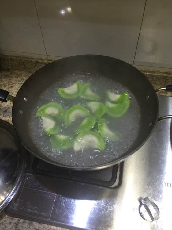 我和男朋友结婚半年了，生活当中我们俩就是谁有空谁下厨房