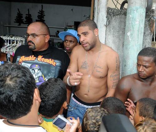 35岁生日的他,没落贫民窟,但曾经是国王,大罗之后世界最强