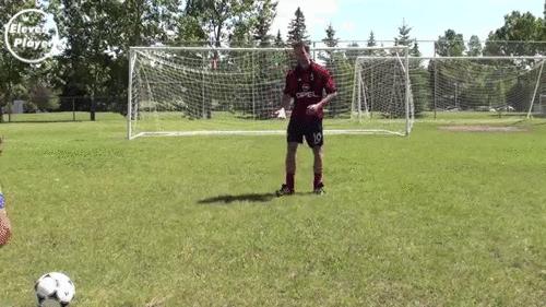 足球技巧8种最为实用的,足球防球的技巧