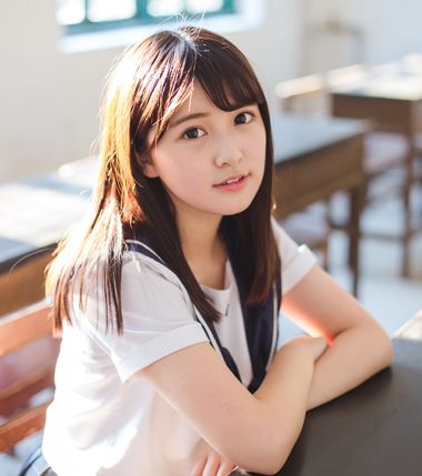 长直发发型2021流行发型,适合中长发发量少发型教程