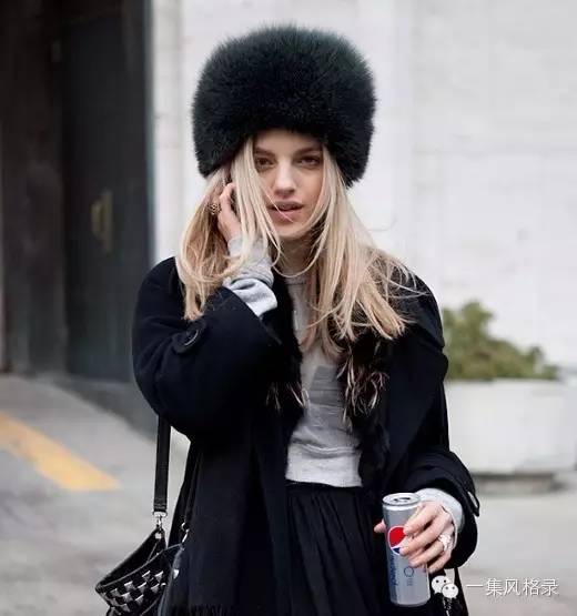 年会怎么穿衣服,年会穿什么衣服和鞋子