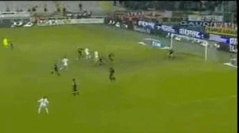 足球小易倒钩凌空射门,双人凌空倒钩足球小将