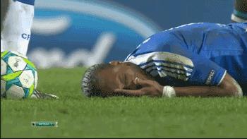 不同球星遇到对手犯规后的反应,球星的自我修养