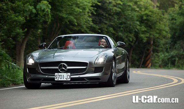 奔驰sls鸥翼门首发,奔驰sls有非欧翼车门么