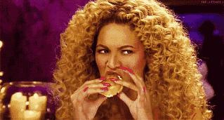 谁说“好女不过百”？这些“微胖界女神”只穿“它”就时髦又苗条