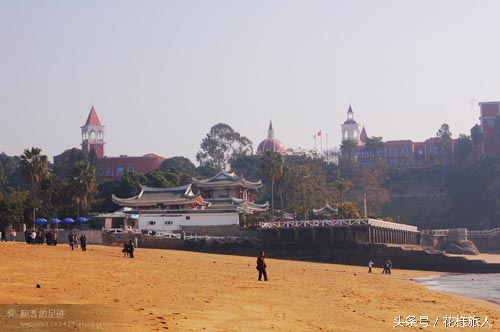 这座小岛群山环绕,海上最美小岛