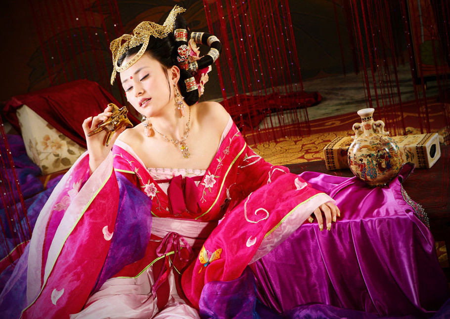 好酒香气四溢,好酒好菜色香味俱全