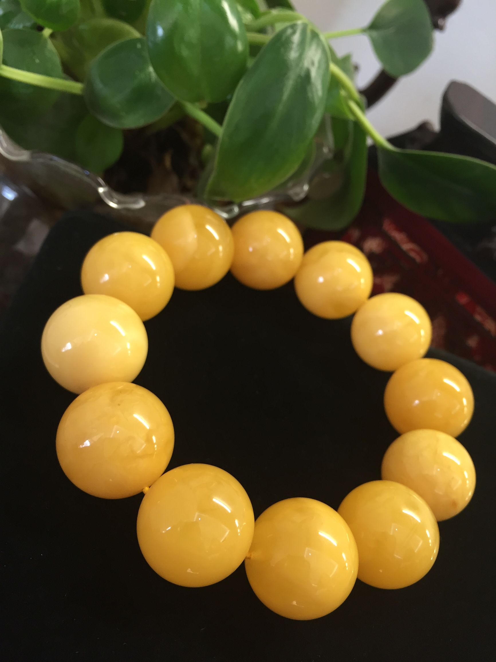 真正的蜜蜡都是什么样子的,真正蜜蜡是怎样的