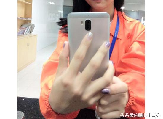 2k屏幕双摄像头,2k超清双摄像头