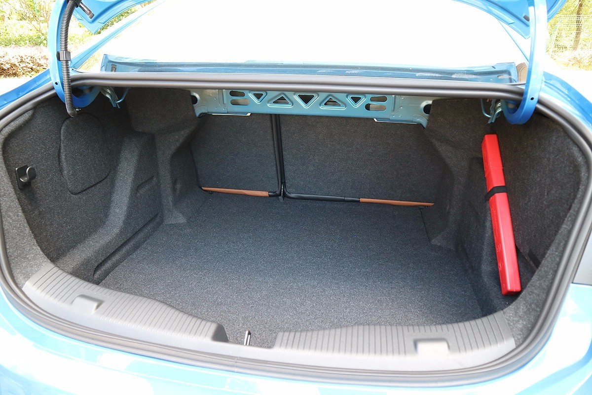 雪佛兰科鲁兹1.4t2015款试驾,2015年雪佛兰科鲁兹1.4t二手价格