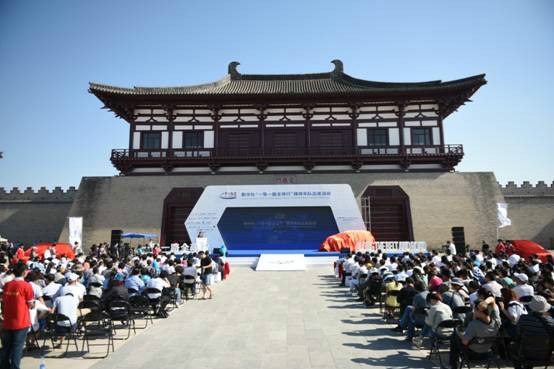 超多美图慎入！开神车，走丝路，这些不可思议的美景就在中国！