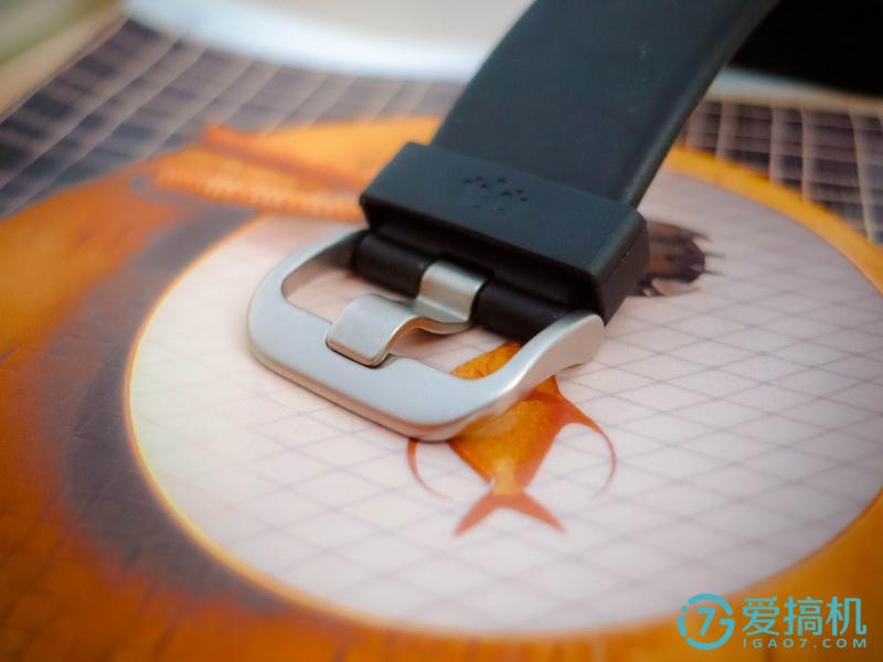 乐心运动手表充电,乐心运动手表显示实时数据