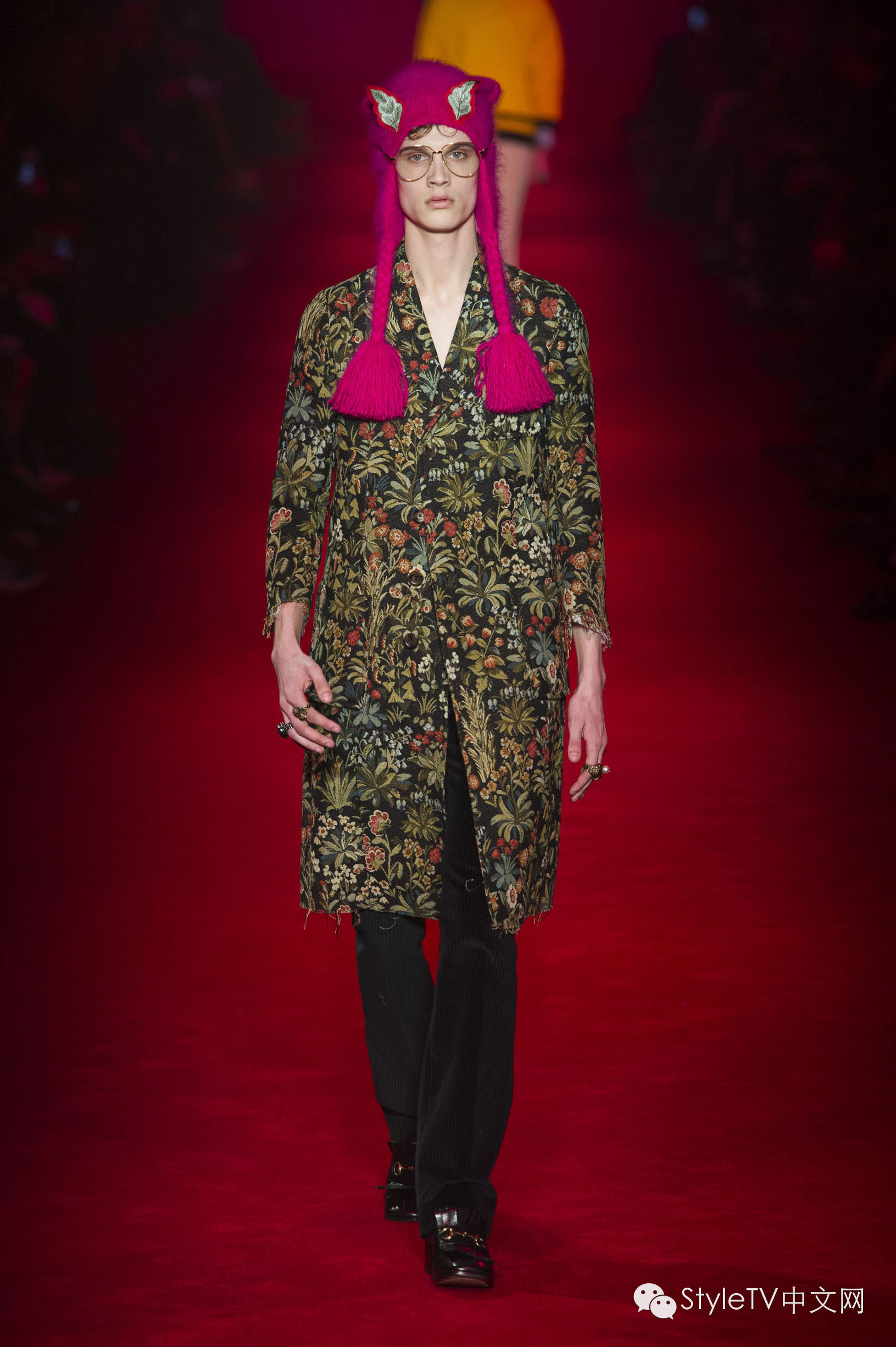 美cry！窥探躲在GUCCI后台的少男少女们