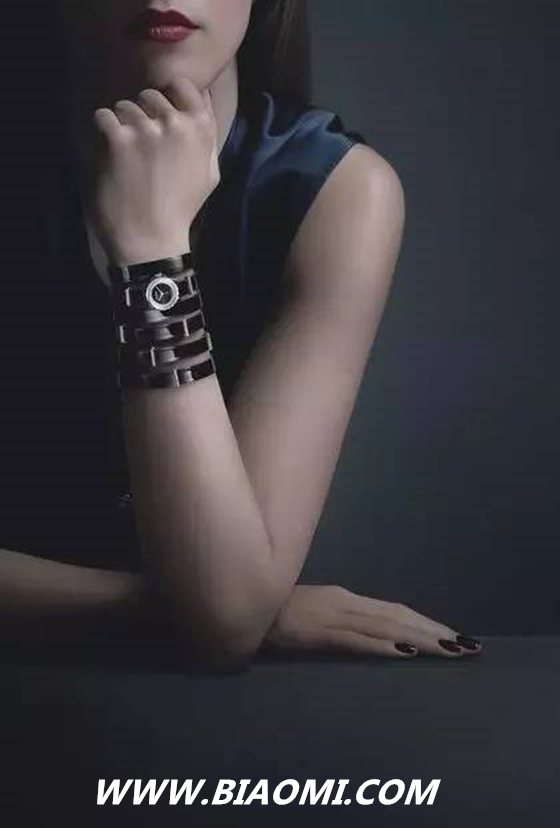 香奈儿J12XS发布李敏镐女友秀智出席活动