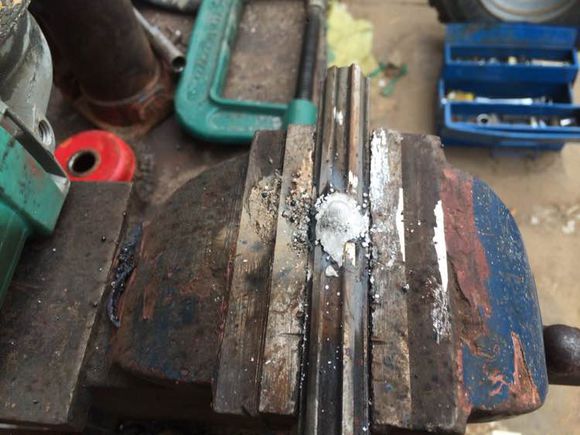 骑着摩托车去野钓,骑电动摩托车去钓鱼