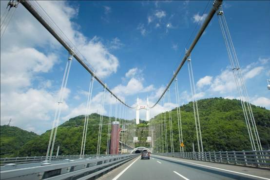 超多美图慎入！开神车，走丝路，这些不可思议的美景就在中国！