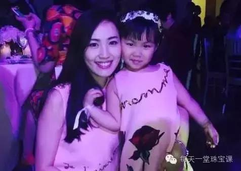 马蓉为王宝强庆生,马蓉曝光王宝强账单