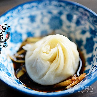 鲜汁四溢的小笼汤包——附详细包子手法图