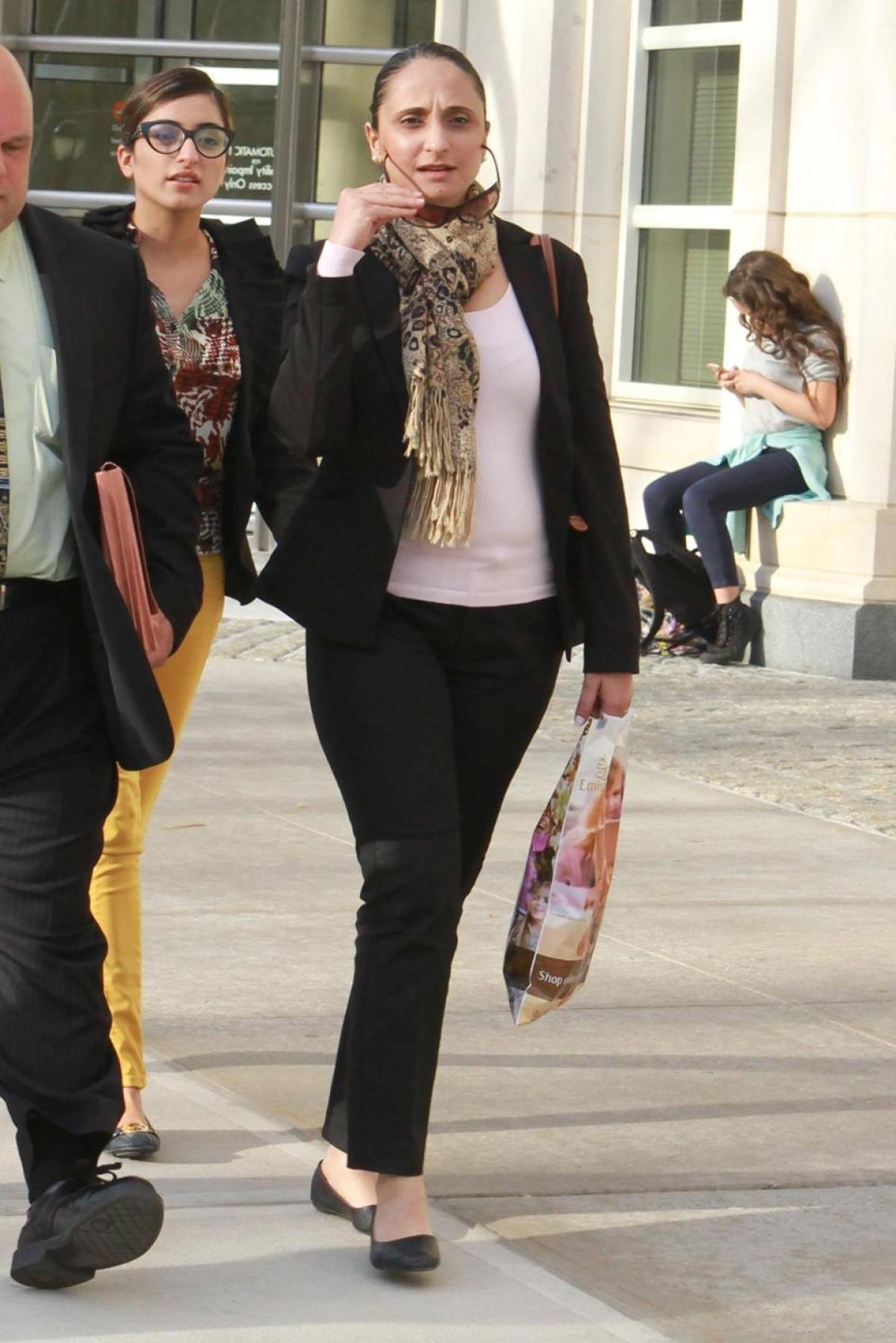 男子飞机侵犯女乘客,男子飞机上侵犯女乘客90分钟