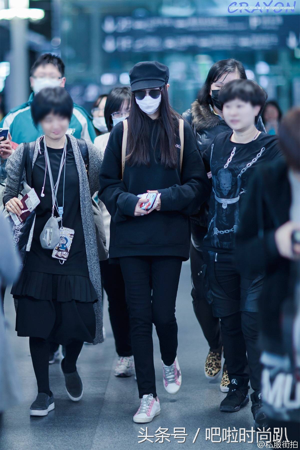 杨幂唐嫣互相装作不认识,杨幂唐嫣同框出境零互动惹人猜疑