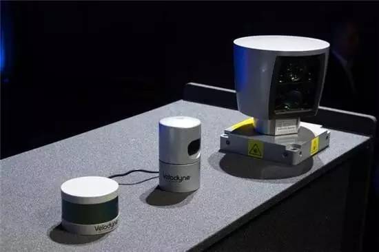 澶т紬鍜屾矁灏旀矁,澶т紬鍦ㄧ編鍙洖鏁呴殰杞﹀瀷