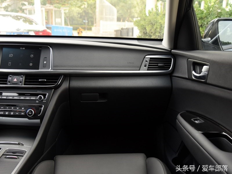 新款起亚k5豪华版2.0t价格,起亚k51.5t时尚版落地价