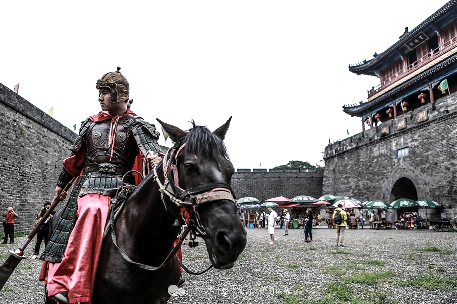 寰行中国,我在荆州古城学楚绣
