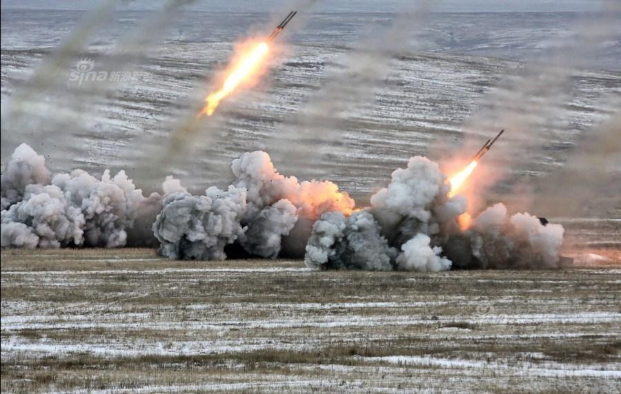 俄罗斯火箭炮超级威力,俄军60秒摧毁乌军坦克