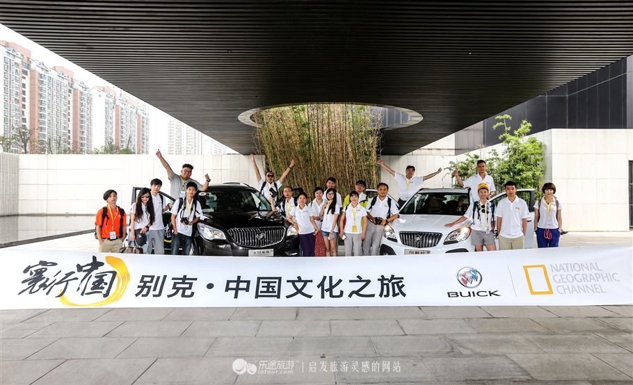 寰行中国，我在荆州古城学楚绣