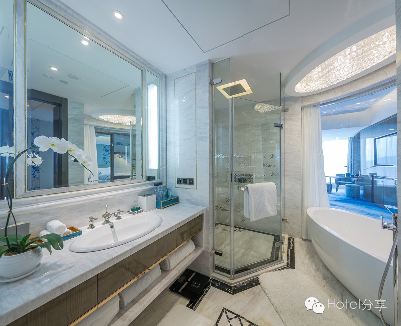 贵阳亨特索菲特酒店旁高楼,贵阳索菲特亨特酒店