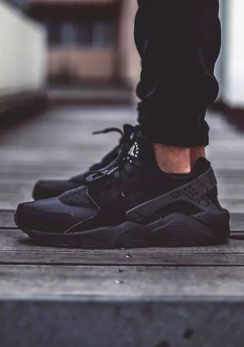 去你的情侣装｜这5款宇宙不合的「球鞋CP」才最会秀恩爱？