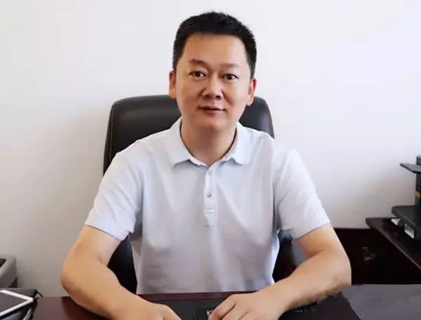 区发改局局长,经信局局长与发改局局长哪个好