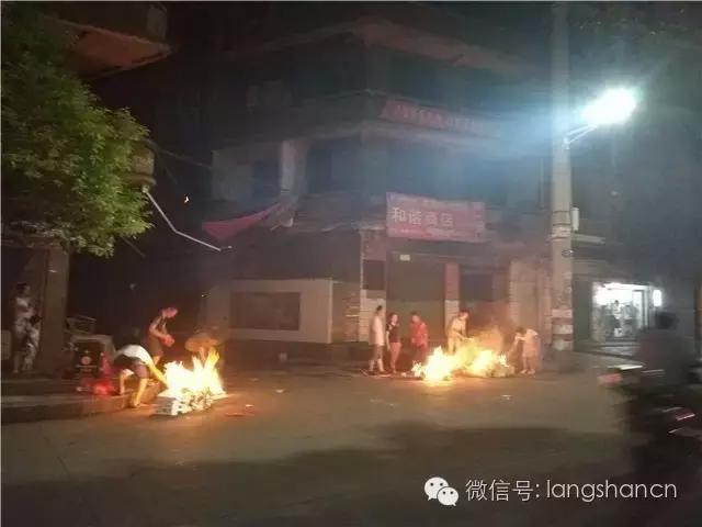 送老客‖中元节留下的残局，谁来为这样的不文明买单？新宁人