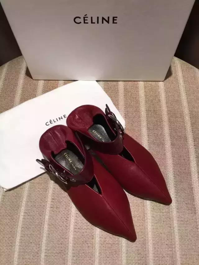 自从穿上这些拖鞋，就是那么自信