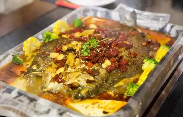 奇葩！泉州这家餐厅竟开在3D电影院里！招牌菜是西瓜皮！