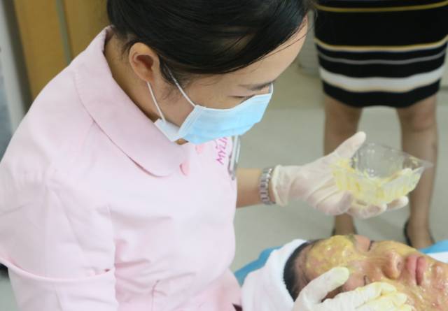 寻乌县小鱼儿,小鱼儿护长江捐款活动